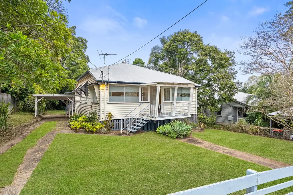 Annerley 3Phòng ngủ Untapped Potential - 810m2, Two Lots, One of Annerley's Best Streets
