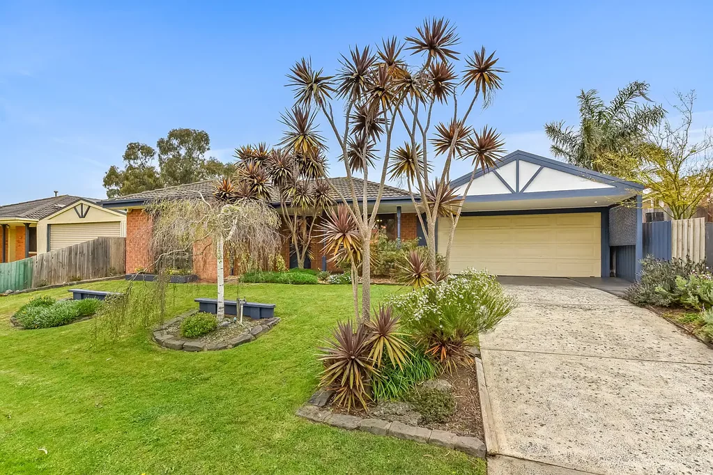 Pakenham 4બેડરૂમ Family Living with Impressive Outdoor Living