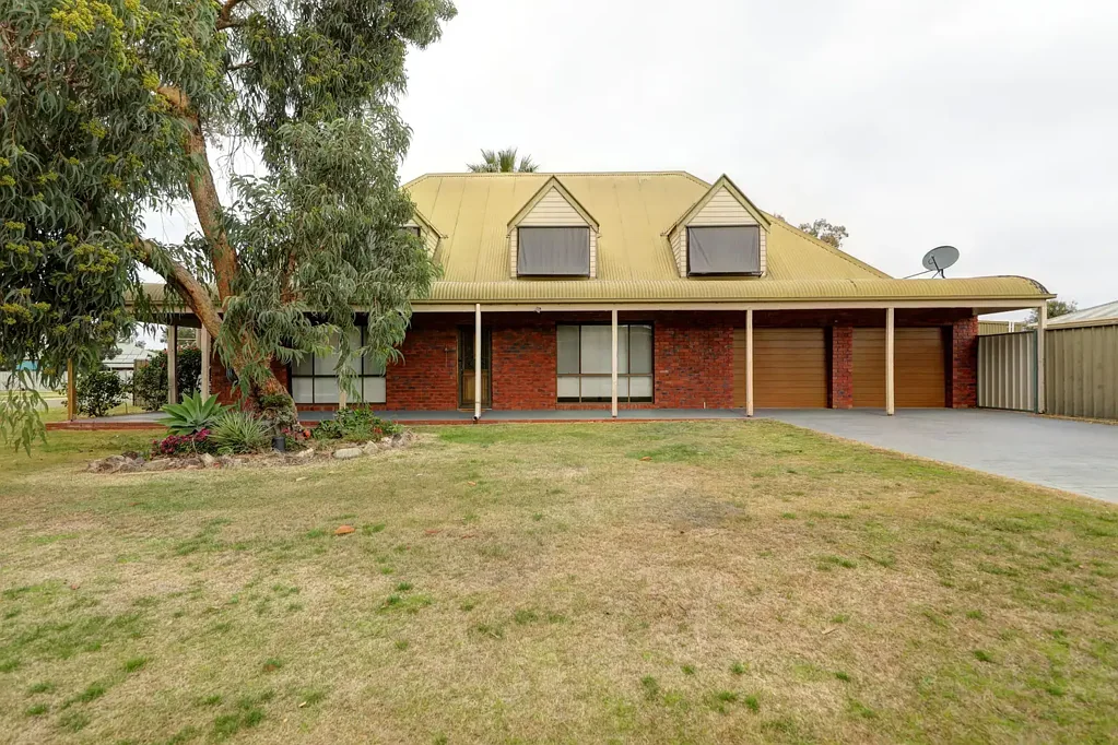 Barooga 4 Bedroom Low Maintenance, Family Home with Pool