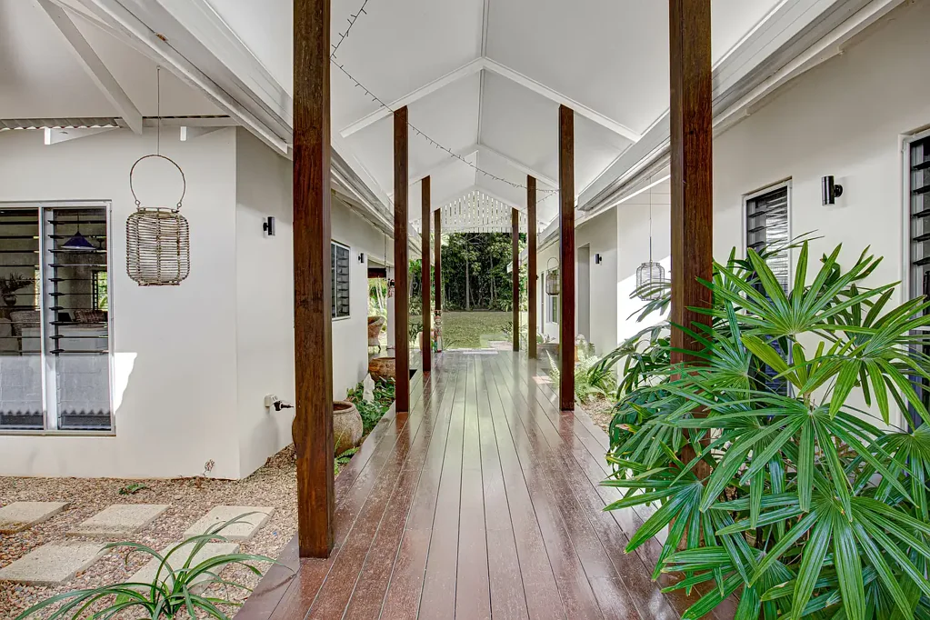Wongaling Beach 3غرفة نوم Stunning Bali Style Pavilion Home set on 1 Acre by the Beach !