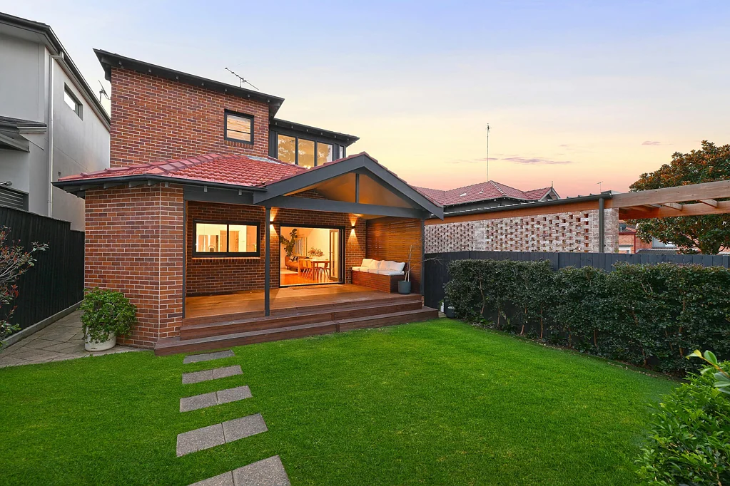 Coogee 6कमरा A Beautifully Rejuvenated Character Home with Rear Laneway Access