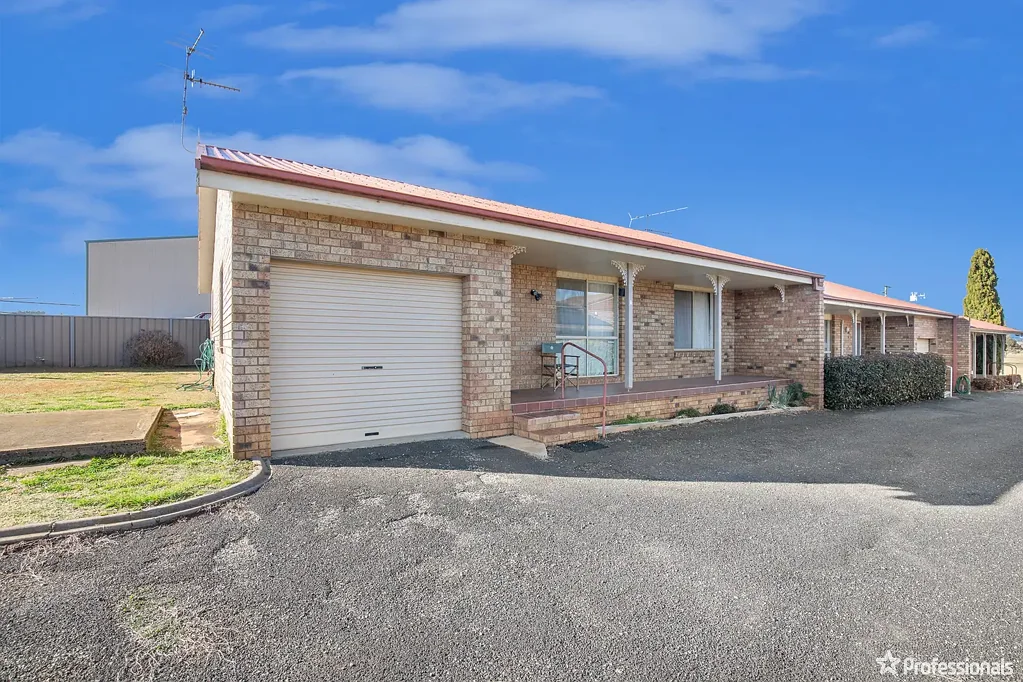 3/23 Balblair Street, Guyra, NSW 2365