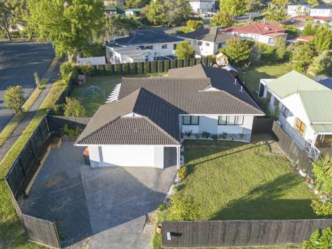 Browns Bay 5 Bedroom Motivated Vendors - Must Sell! Priced to Move!