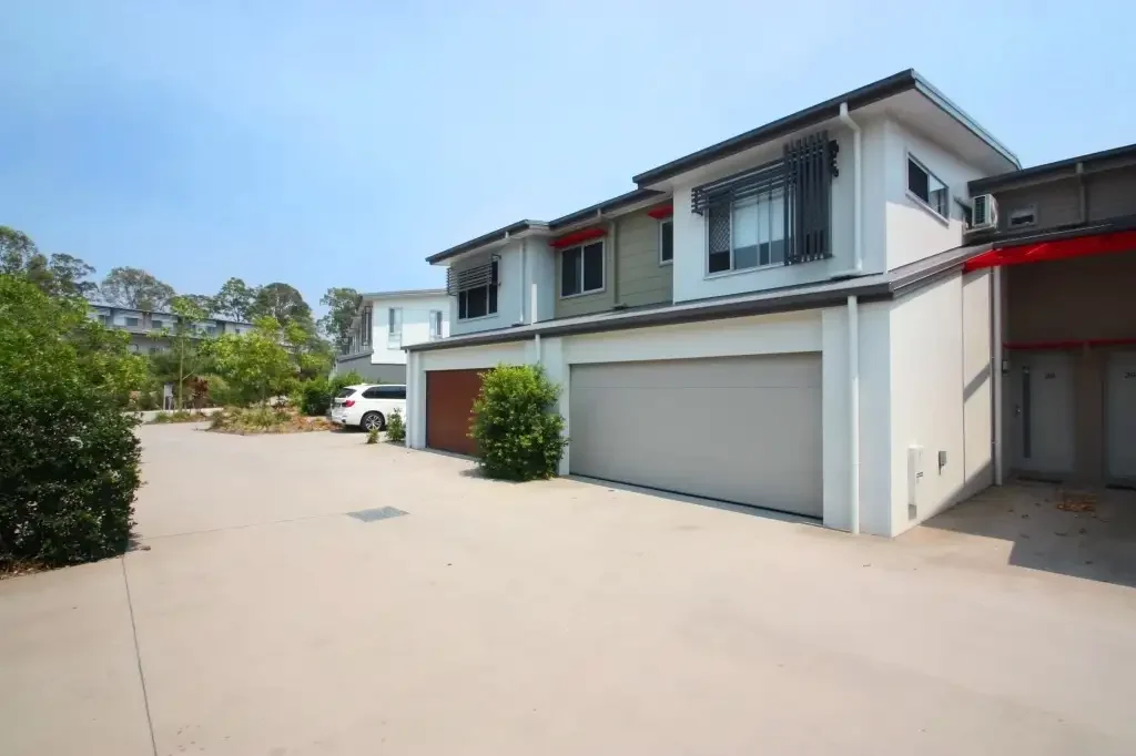 Modern 3-Bedroom Unit with 2-Car Garage in Pacific Pines
