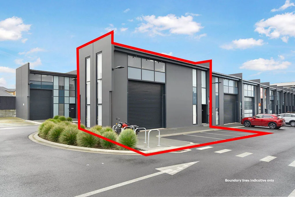 Mount Wellington HIGH STUD SHOWROOM / INDUSTRIAL UNIT