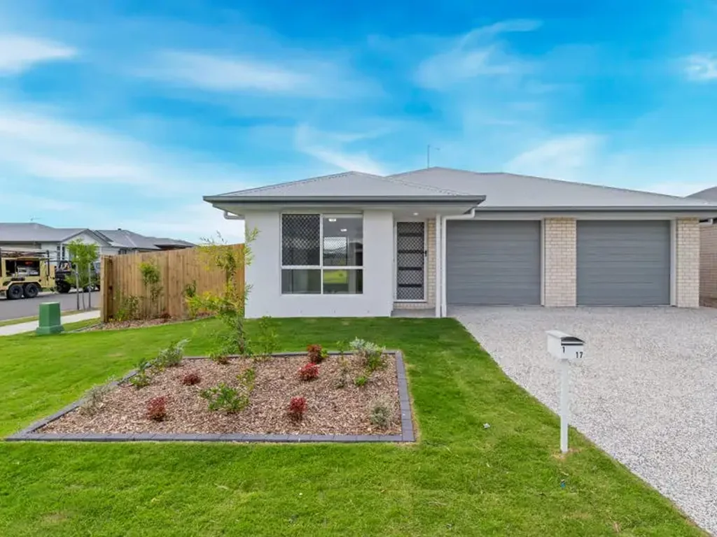 NEAR NEW, LOW MAINTENANCE 4 BEDROOM HOME !