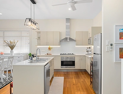 15 Erica Street, Cannon Hill, Brisbane - Eastern Region, 4房, 3浴, House