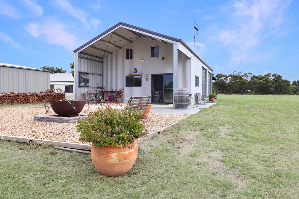 11 Lakeview Court, Deniliquin, NSW 2710
