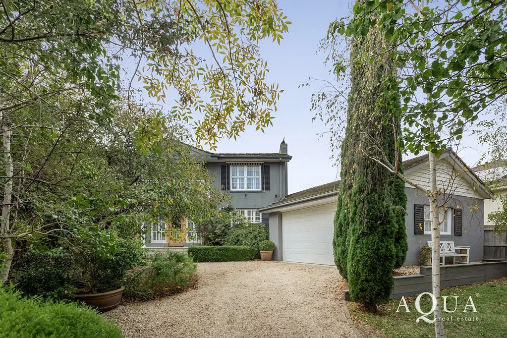 Mount Eliza 3Moenga ~ Charm & Elegance in Coveted Lifestyle Pocket ~