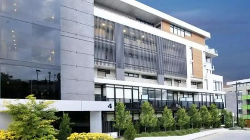 One Bedroom Apartment with Courtyard