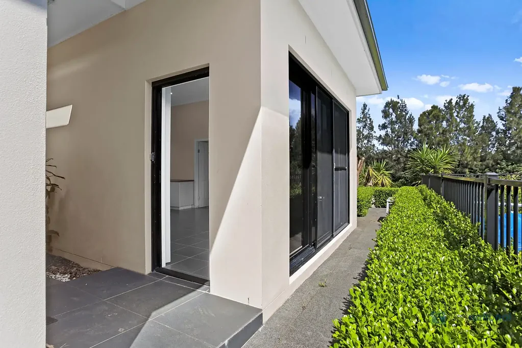 LOVELY GRANNY FLAT WITH ELEC & WATER INCLUDED