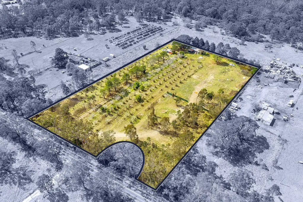 Gilead 黄金地段投资热土 5.22英亩临街百米 商业潜力无限 RU2分区 清理用地 配电仓库 紧邻住宅开发新区 快速升值在即！ Grand Land Opportunity in Gorgeous Gilead