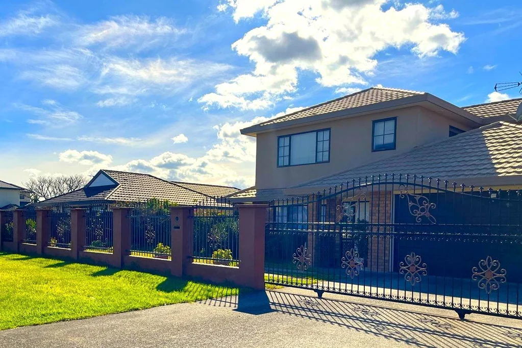 GREAT EXTENDED FAMILY LIVING