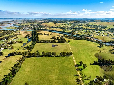 Nicholson 6Kwarto A Rare Riverfront Sanctuary – 150 Acres of Beauty