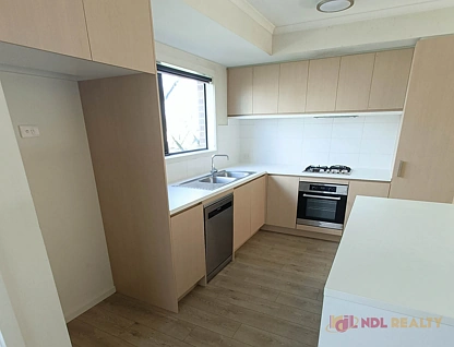 19 Erinbank Crescent, Westmeadows, North Melbourne, 3 Bedrooms, 2 Bathrooms, Townhouse