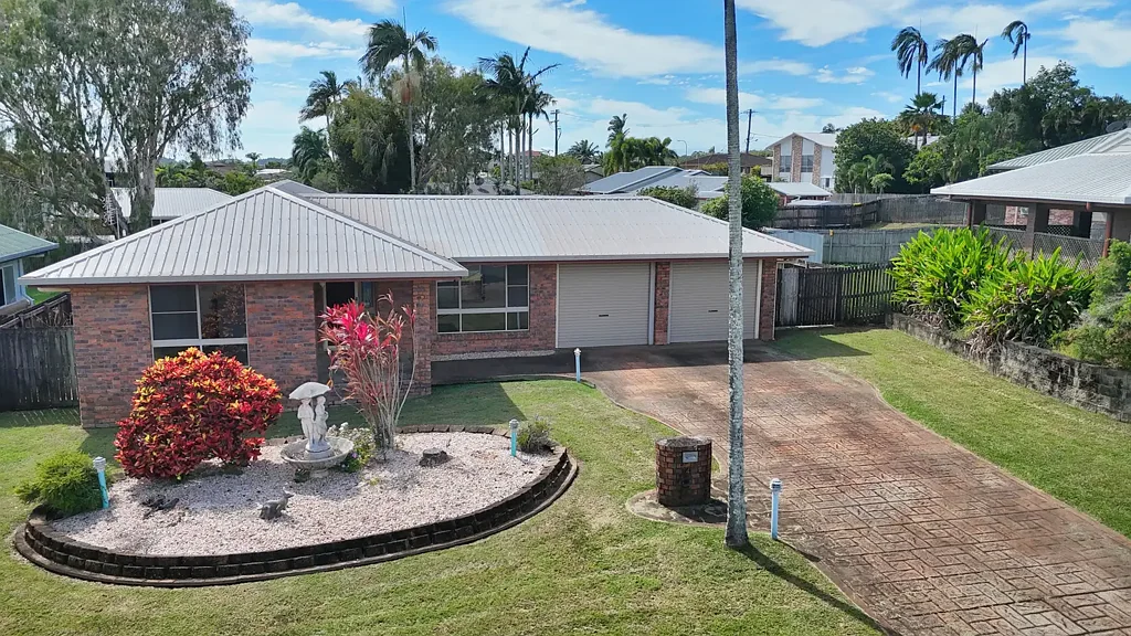 Beaconsfield 4房  Spacious Family Living with Shed & Pool - The Complete Package