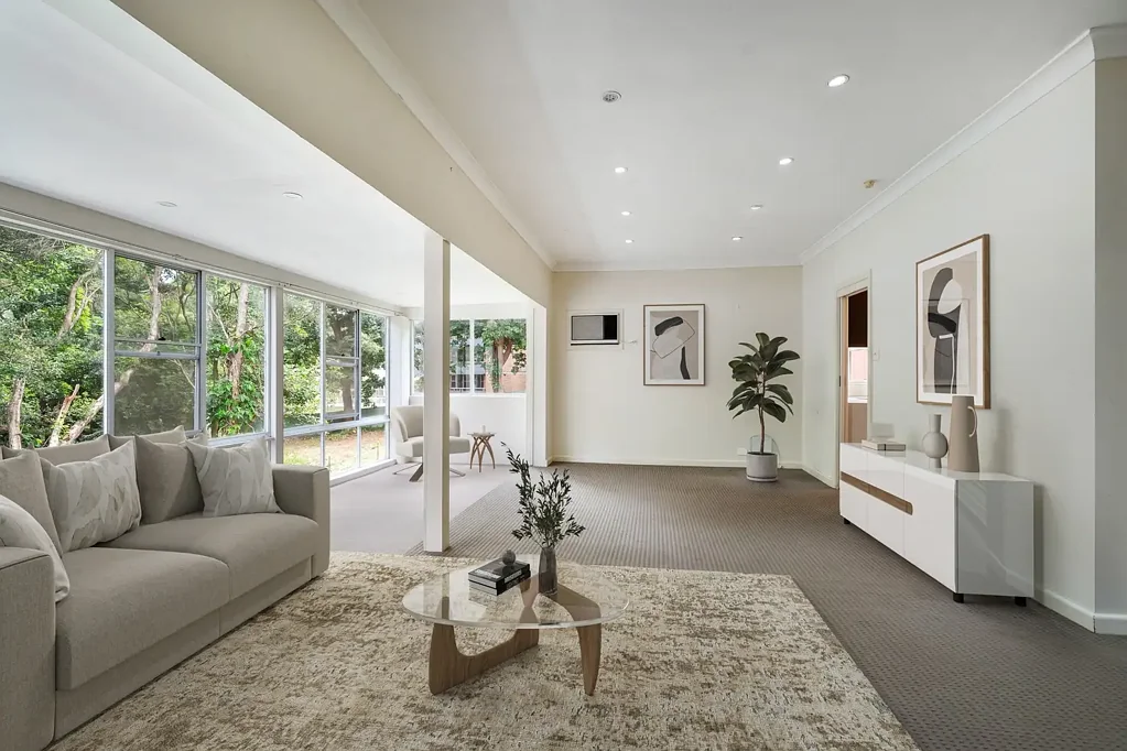 Wollongong 5房 市中心巨宅 1100㎡地块 双重收入潜力 主卧带卫 宁静私享 Large city home with second dwelling
