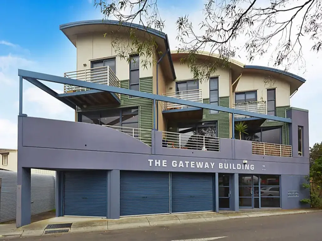 Modern Spacious Bayside Living