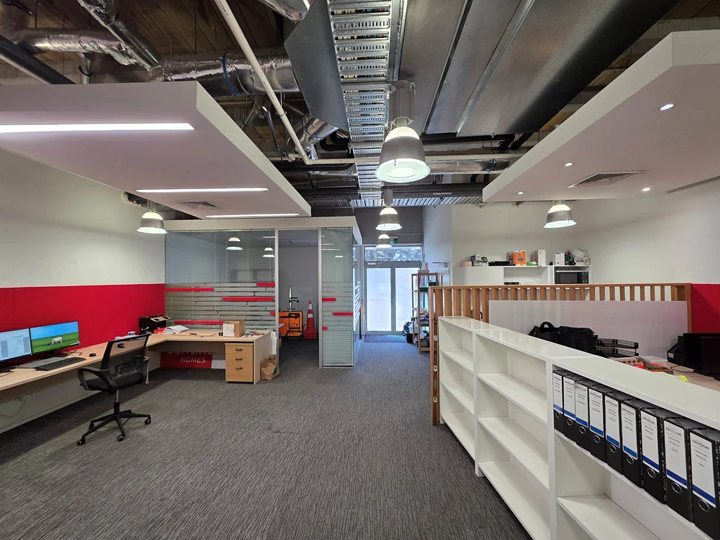 Mount Wellington GROUND FLOOR OFFICE/SHOWROOM WITH PARKING