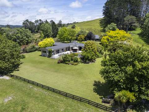 Dairy Flat Your Dream Lifestyle Awaits - 10 acres of land