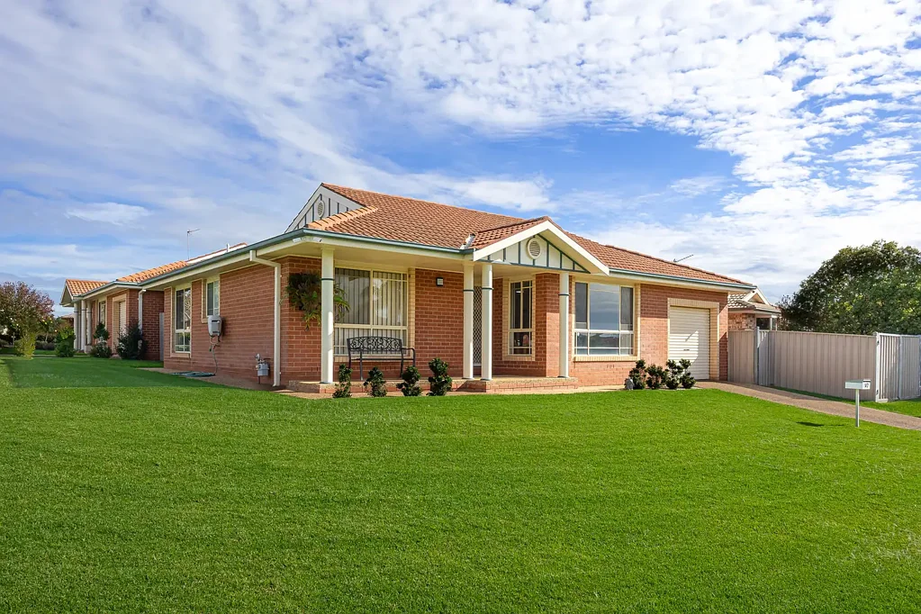Glenfield Park 2ห้องนอน Immaculate Opportunity - Turn Key Ready