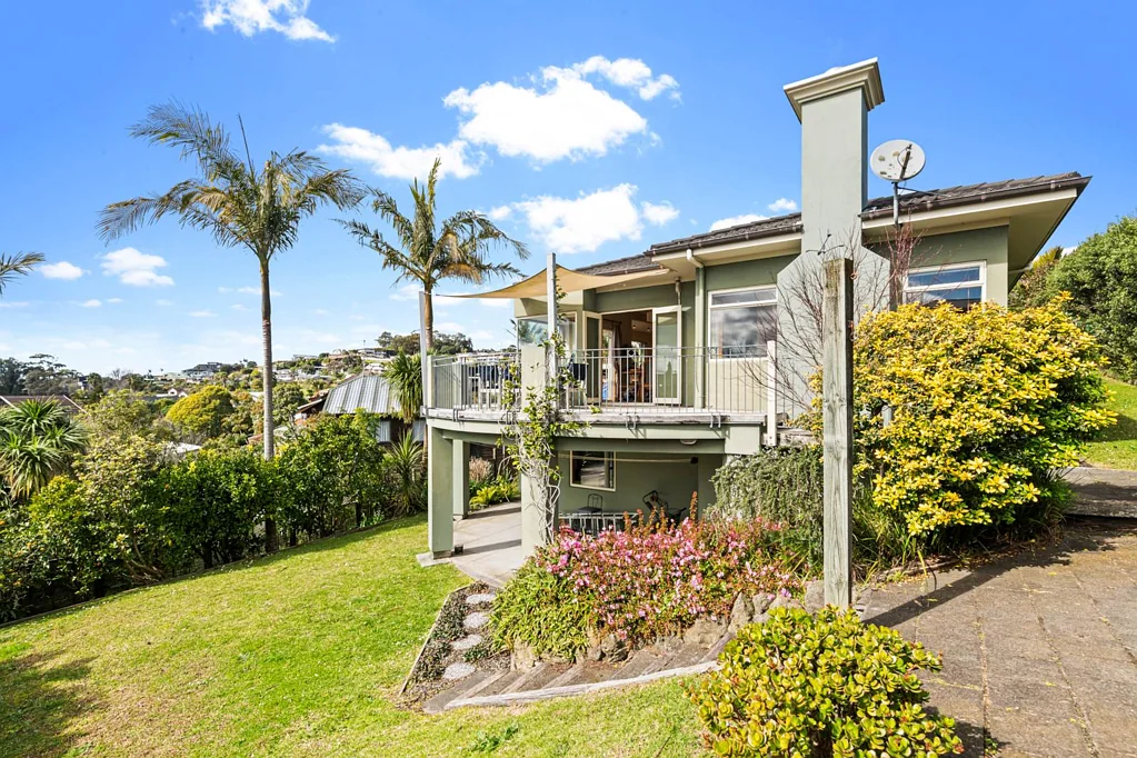 Red Beach 5房  Vendors on the Move