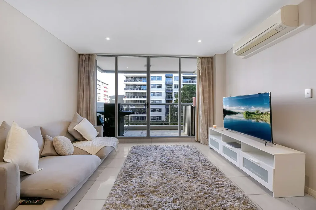 Exceptional sunbathed one bedroom apartment