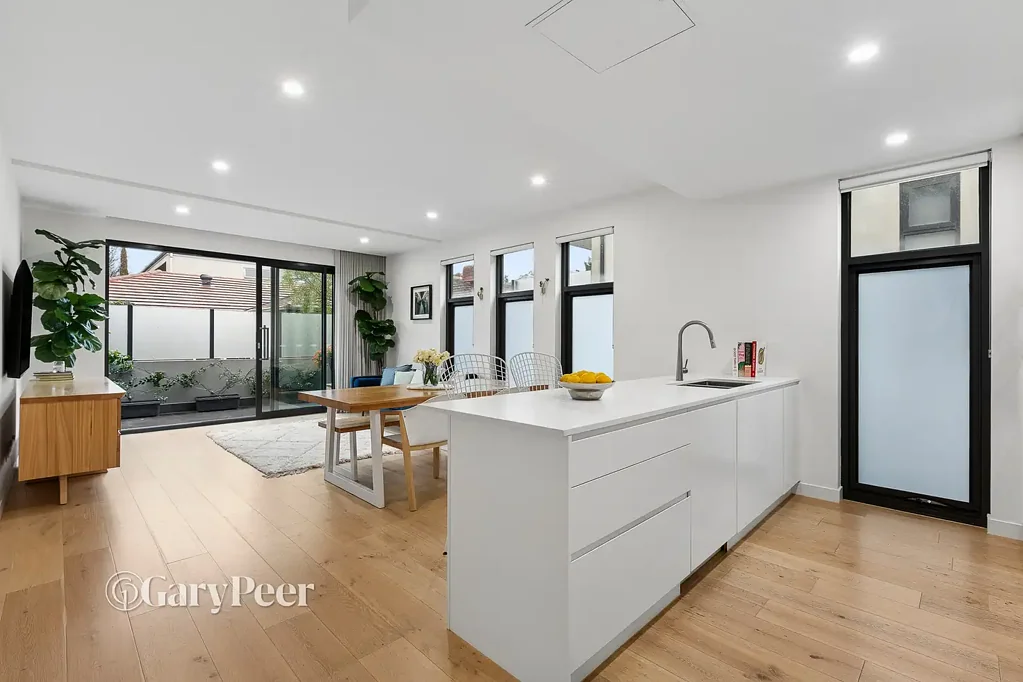 Caulfield 3Zimmer Spacious, stylish & perfectly positioned in Caulfield