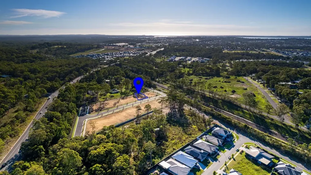 Warnervale Registered Land Walking distance to train station and Café