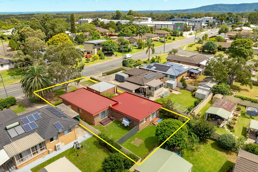 1&2/143 Cambewarra Road, Bomaderry, NSW 2541