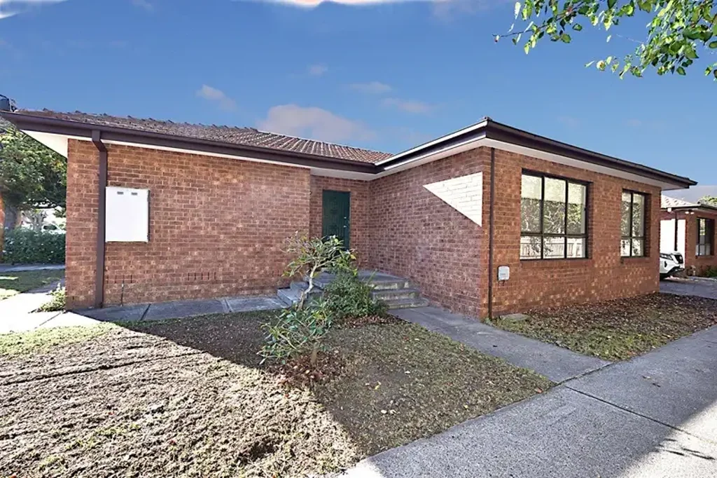 Spacious family home in the heart of Mordialloc