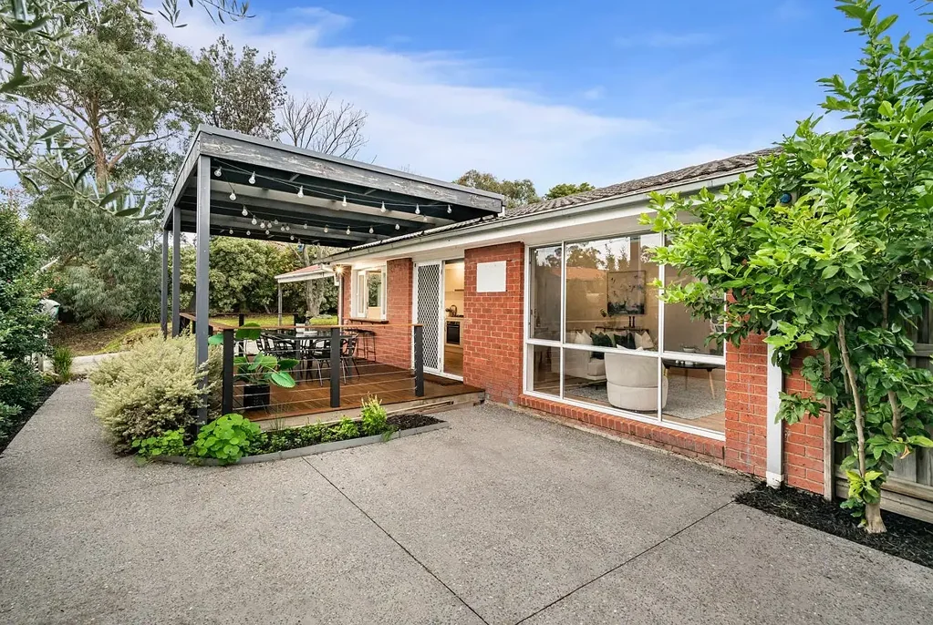 Spacious 3 Bedroom Home in Prime Carrum Downs Location