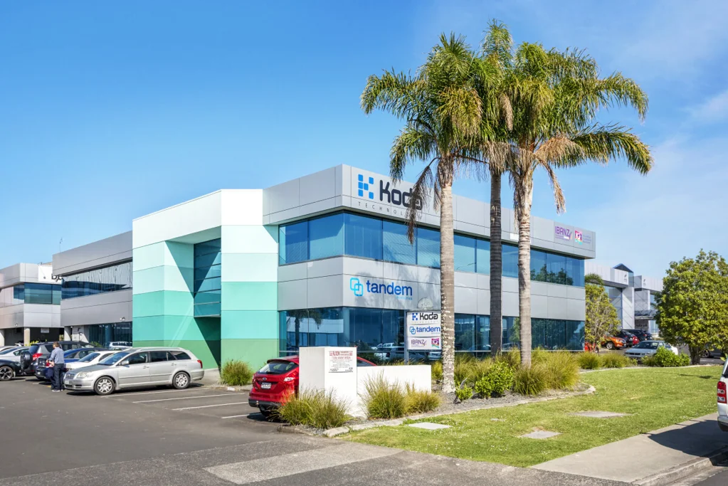 Rosedale  290 sqm Albany office plus 11 carparks