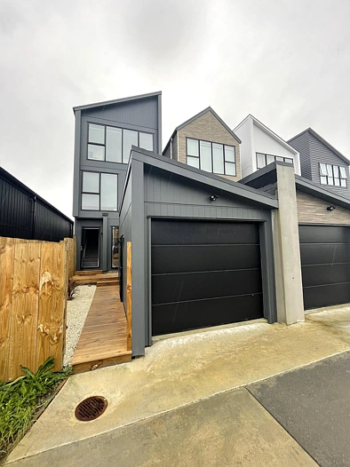 4 Bedrooms, 2.5 Bathrooms, Garage - Westgate