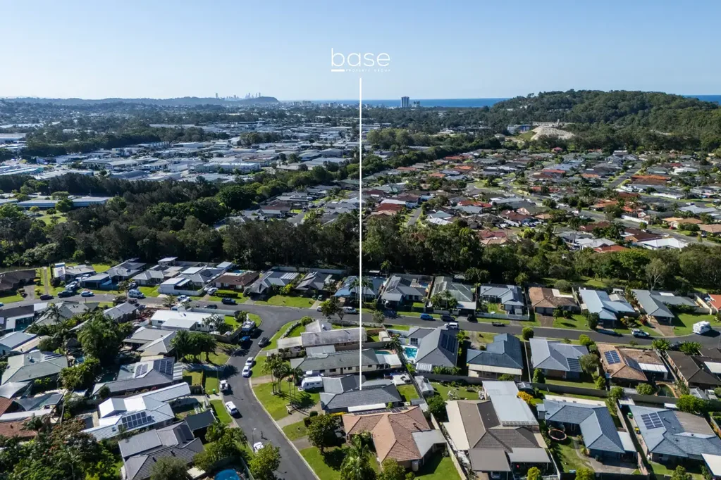 Currumbin Waters 3房  The Complete Package - Renovated, Private & Entertainer Ready
