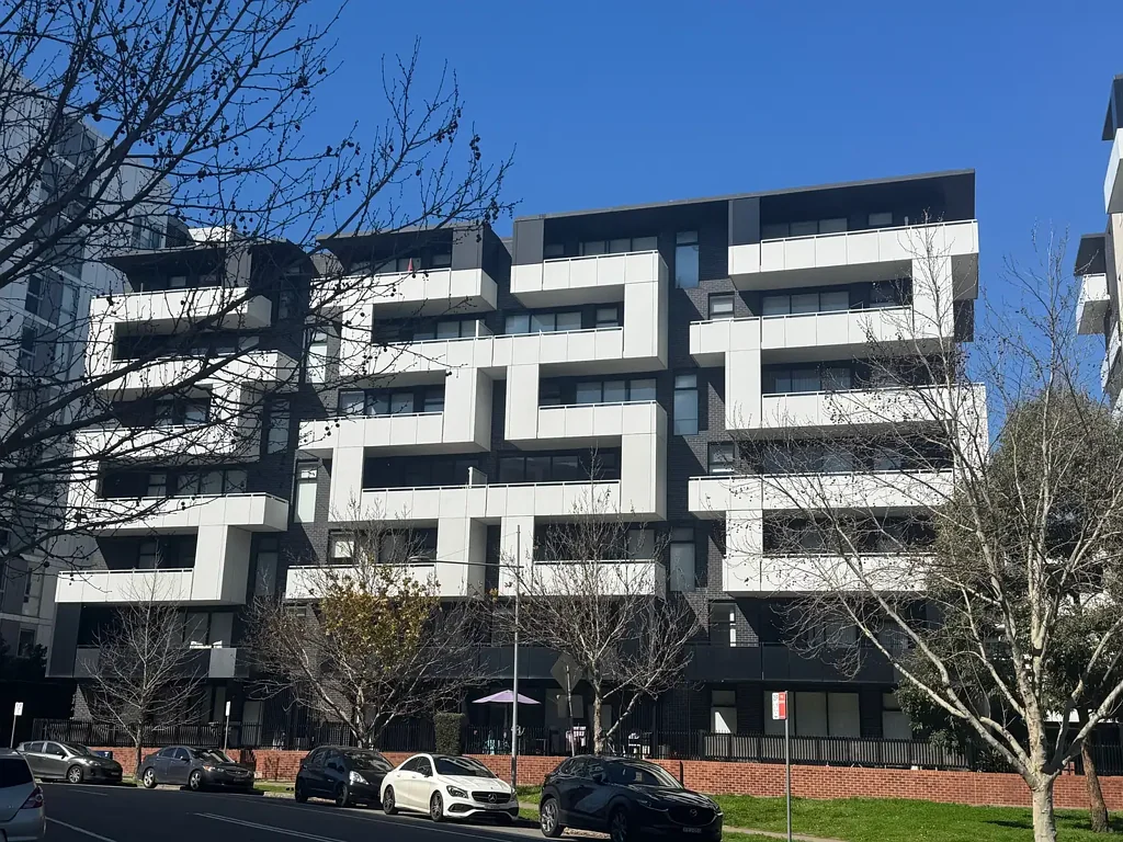 Penrith 1房 黄金地段 交通便利 宽敞一居室 朝北阳台 开放式布局 现代厨房 不锈钢电器 时尚浴室 停车位 NBN连接 Heart of Penrith Thornton Estate,North Facing,Spacious 1 Bedroom