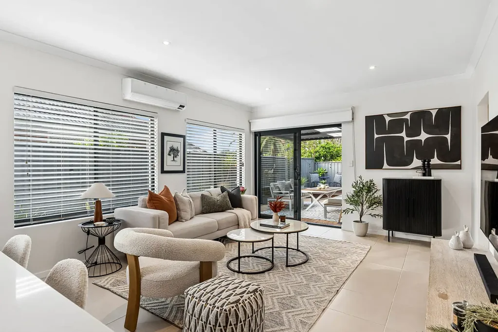 Karrinyup 4房  Open by appointment on Saturday. Home open Sunday 12 - 12.30pm