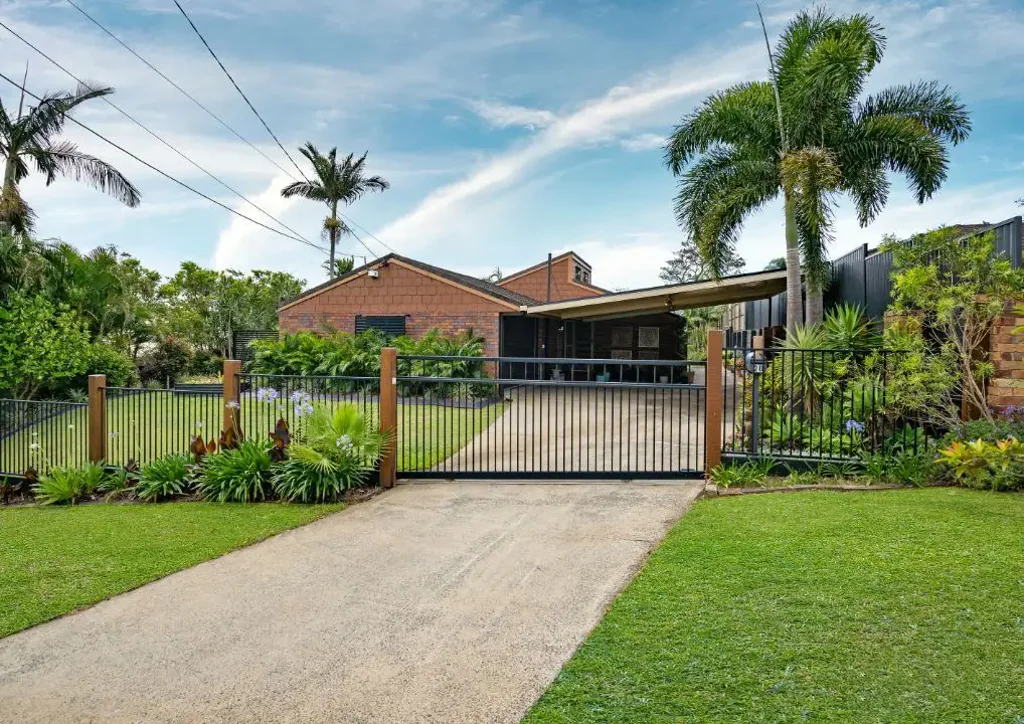 Shailer Park 5ਬੈੱਡਰੂਮ Resort-Style Living with Room for All the Toys!