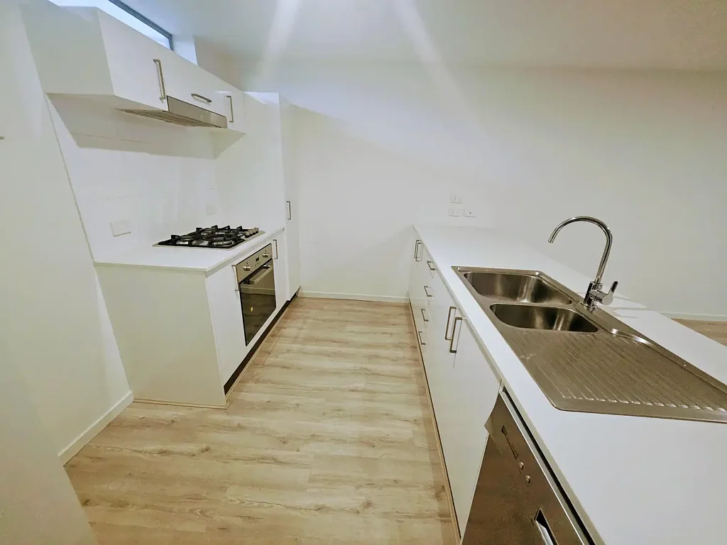 2 BEDROOM + $720.00 PER WEEK !