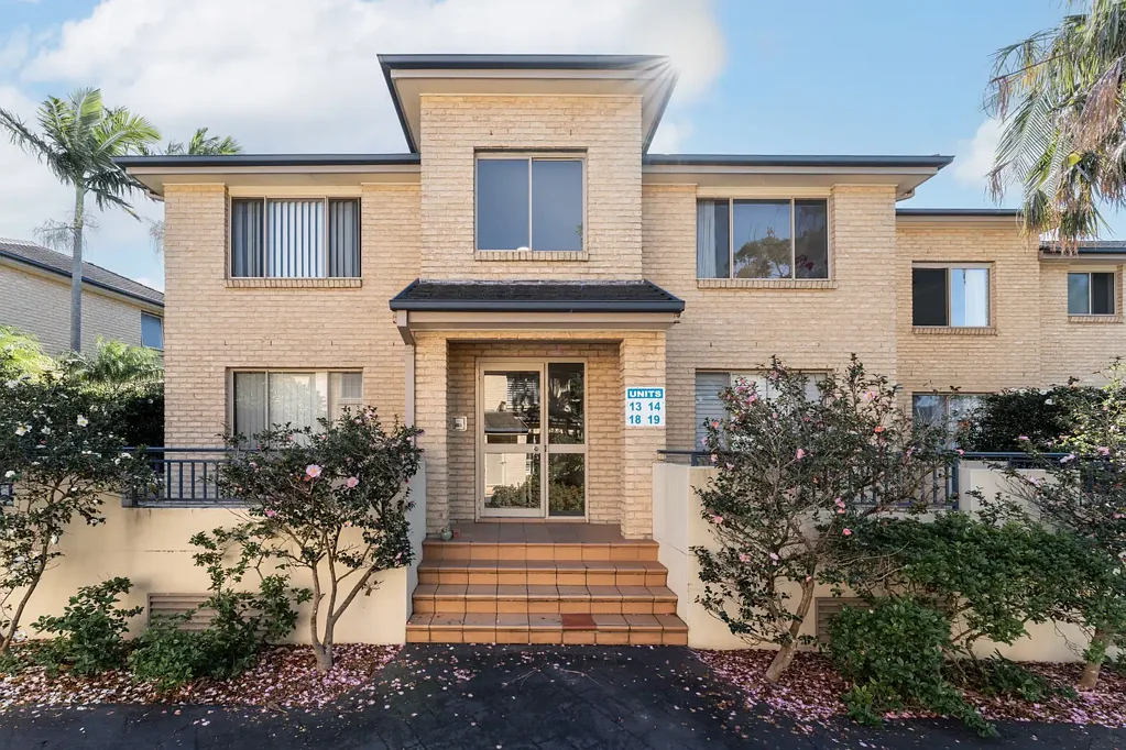 Thirroul 2 Slaapkamer Coastal Convenience in the Heart of Thirroul Village