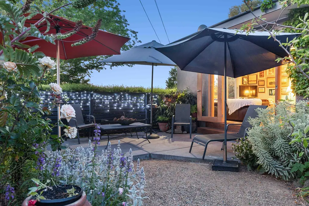 1/19 Napier Street, Black Hill, VIC 3350