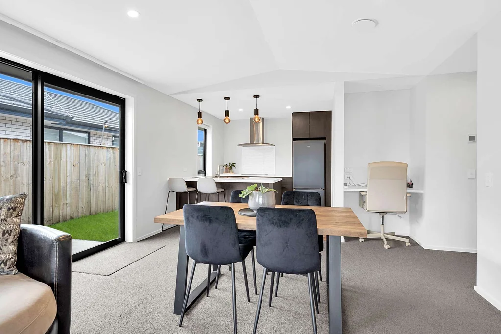 Appleby 3غرفة نوم Near-New Modern Comfort in Richmond.