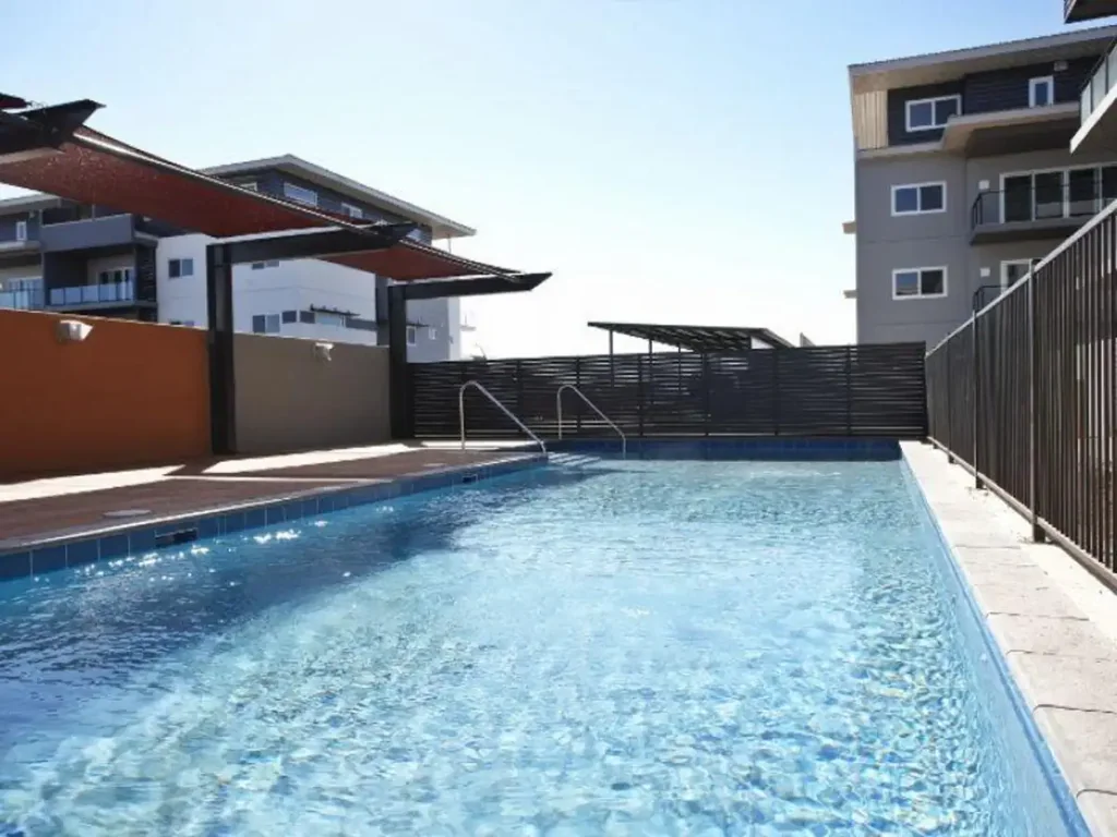 EXECUTIVE FURNISHED 1 X 1 BAYNTON WEST APARTMENT!!