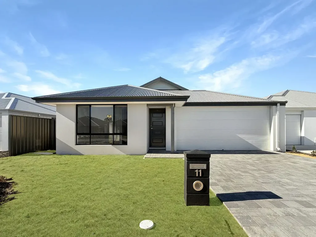 Brand New 5x2 Family Home With Huge Backyard