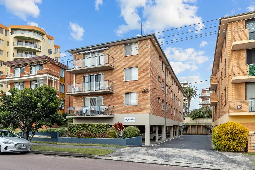 Coastal Living Opposite the Beach - 2 Bedroom Unit