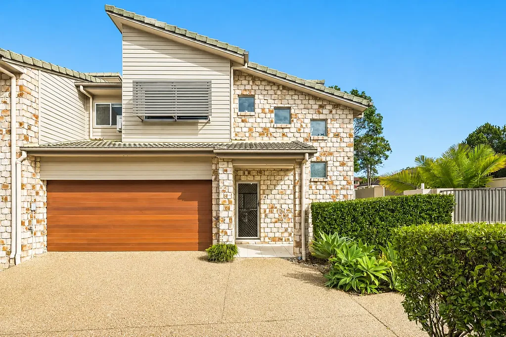 Varsity Lakes 3房  North-Facing Home with Low Body Corp in Boutique Complex of only 7 !!