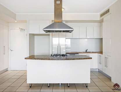 ID:21140783/ 326 Marine Parade, Labrador, QLD 4215, 2 Bedrooms, 2 Bathrooms, Apartment