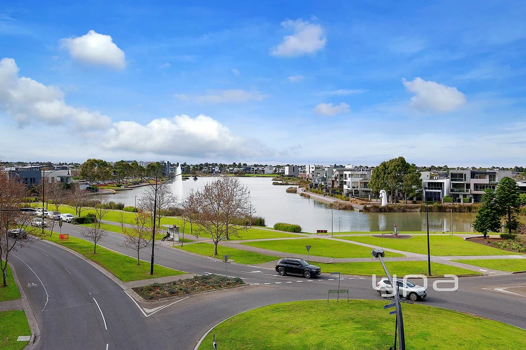 Caroline Springs 2ਬੈੱਡਰੂਮ Apartment with Sweeping lakeside views
