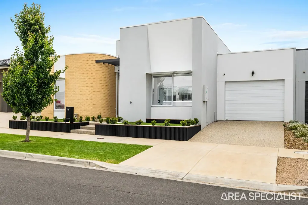 16 Leafy Street, Lara, VIC 3212