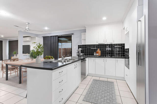 57A PENROSE CCT, REDBANK PLAINS QLD 4301, 0部屋, 0バスルーム, House